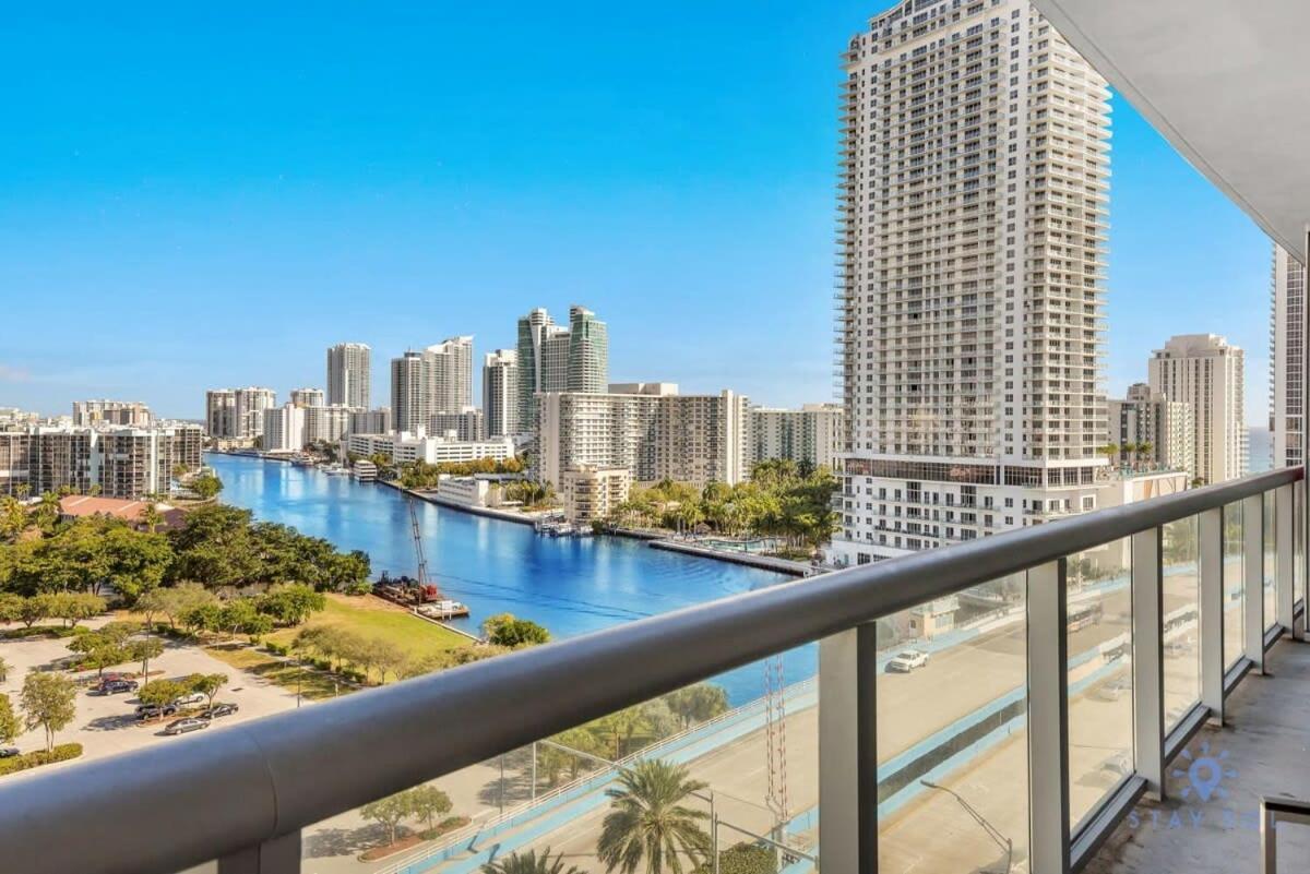 הלנדל ביץ' Infinite Views, Amazing Pool, Gym, Near Beach מראה חיצוני תמונה